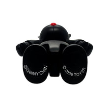 Load image into Gallery viewer, DANNY CHAN x Toy2R 'Killer Cat 2' (2006) Designer Vinyl Art Figure