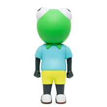Load image into Gallery viewer, HEBRU BRANTLEY 'Phibby' (2022) Designer Vinyl Art Figure (green) - Signari Gallery