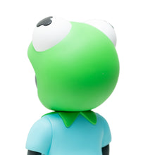 Load image into Gallery viewer, HEBRU BRANTLEY 'Phibby' (2022) Designer Vinyl Art Figure (green) - Signari Gallery