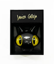 Load image into Gallery viewer, JAVIER CALLEJA 'Mr. Gunter: Hooks' (2022) Vinyl/Acrylic Art Figure - Signari Gallery