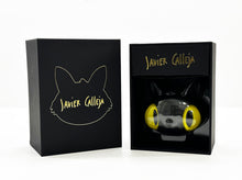 Load image into Gallery viewer, JAVIER CALLEJA 'Mr. Gunter: Hooks' (2022) Vinyl/Acrylic Art Figure - Signari Gallery