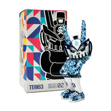 Load image into Gallery viewer, ADD FUEL x QUICCS 'T6Q FU3L' (2021) Designer Vinyl Art Figure - Signari Gallery 