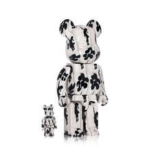 Load image into Gallery viewer, BANKSY x Be@rbrick &#39;Flying Balloon Girl&#39; (2021) Designer Art Figure Set