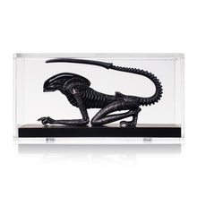 Load image into Gallery viewer, HAJIME SORAYAMA x H.R. GIGER &#39;Alien Approaching&#39; (2022) Alloy Figure in Display