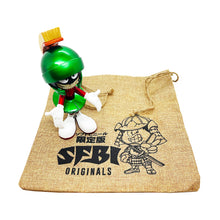 Load image into Gallery viewer, RON ENGLISH x WB &#39;Marvin the Martian Grin&#39; (2020) Metallic Designer Vinyl Art Figure*