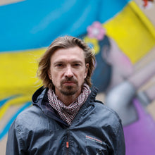 Load image into Gallery viewer, SETH GLOBEPAINTER 'L’Ukraine En Marche' (2022) Rare Offset Lithograph (2) - Signari Gallery 