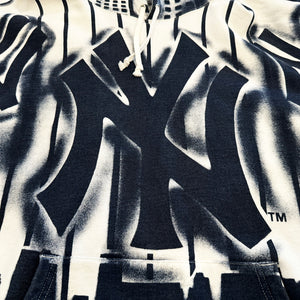 SUPREME x MLB 'Yankees Airbrush' (2022) Pull-Over Graffiti Hoodie