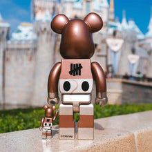 Load image into Gallery viewer, UNDEFEATED x Be@rbrick &#39;True Original&#39; (2018) Designer Art Figure Set (bronze)