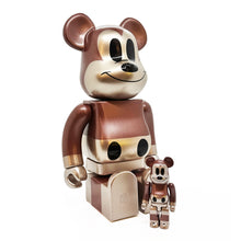 Load image into Gallery viewer, UNDEFEATED x Be@rbrick &#39;True Original&#39; (2018) Designer Art Figure Set (bronze)